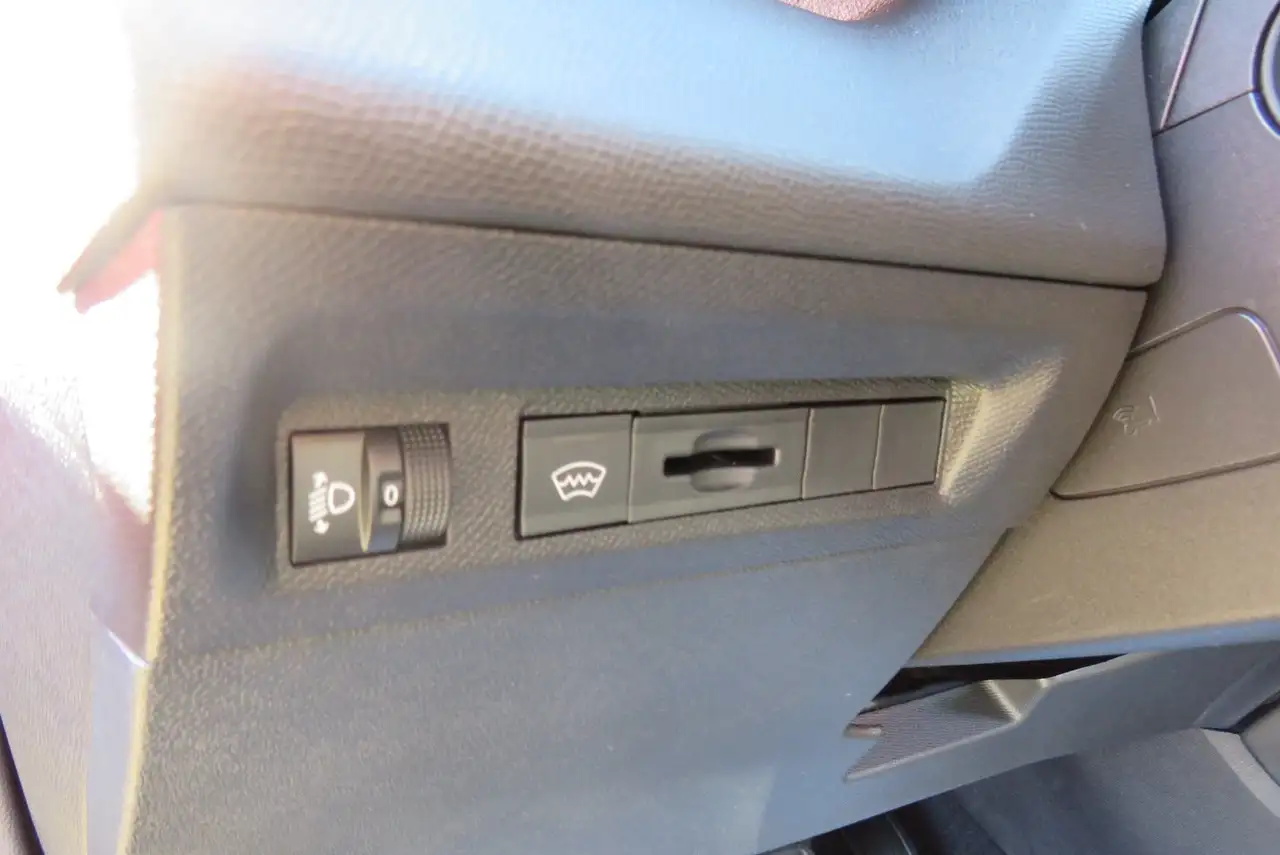 Peugeot 308 SW Allure *RFK*LM*DAB*LED*NAVI*SH*TEMP*PDC* — Galería del vehículo 19