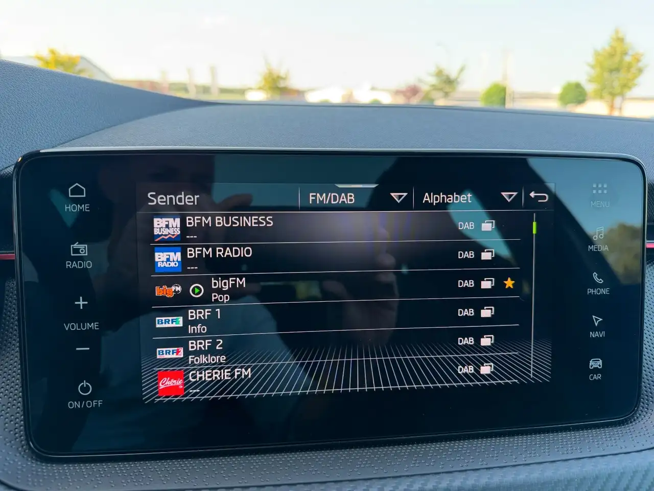 Skoda Scala 1,5TSi MonteCarlo Pano Sitzhz Kamera 150PS — معرض صور السيارة 26