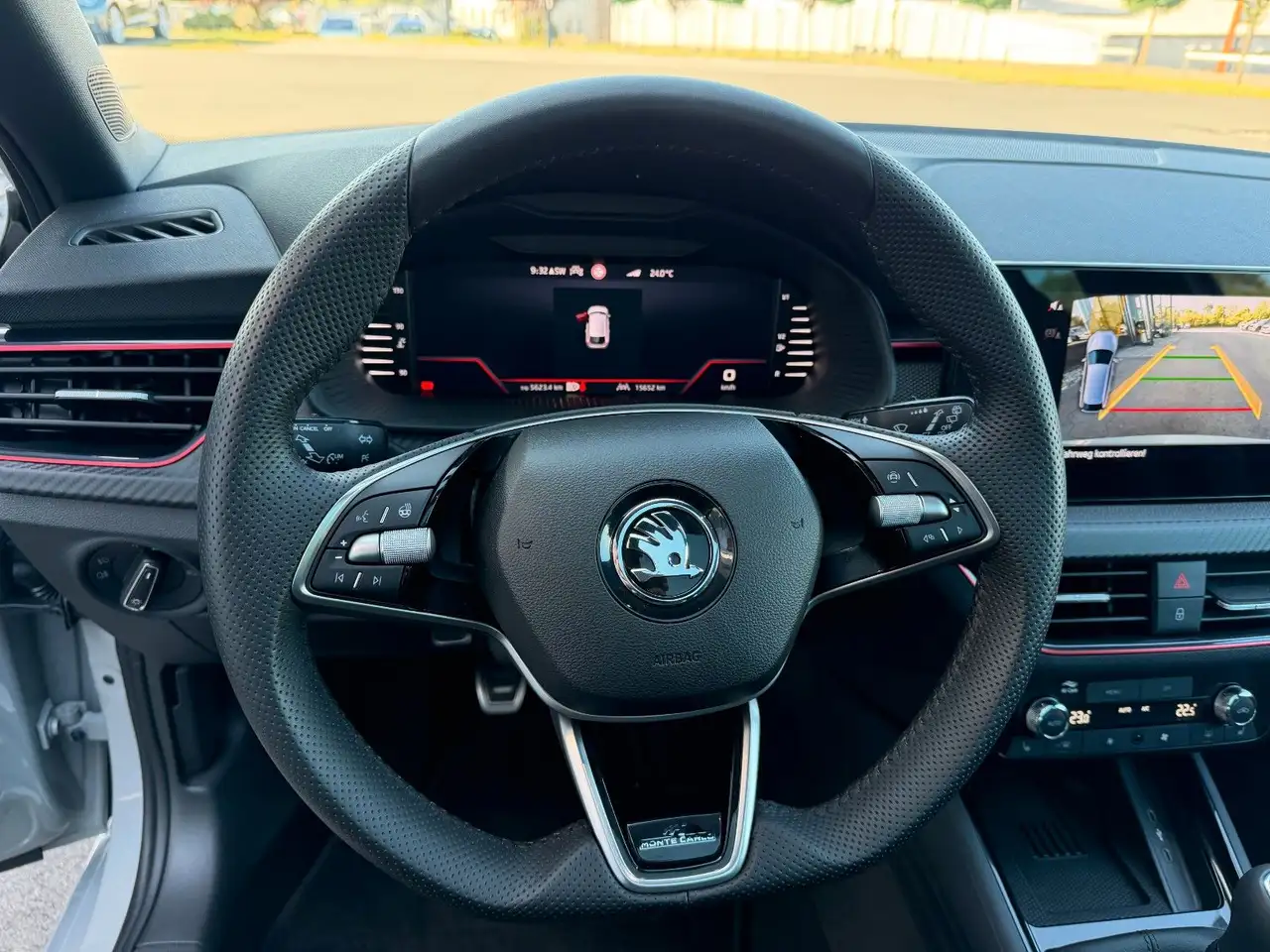 Skoda Scala 1,5TSi MonteCarlo Pano Sitzhz Kamera 150PS — معرض صور السيارة 13