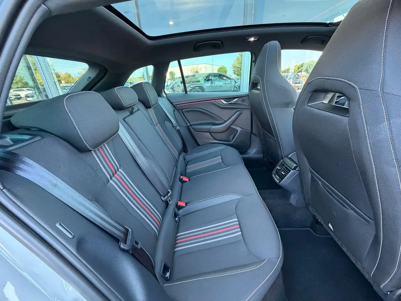 Skoda Scala 1,5TSi MonteCarlo Pano Sitzhz Kamera 150PS — معرض صور السيارة 18