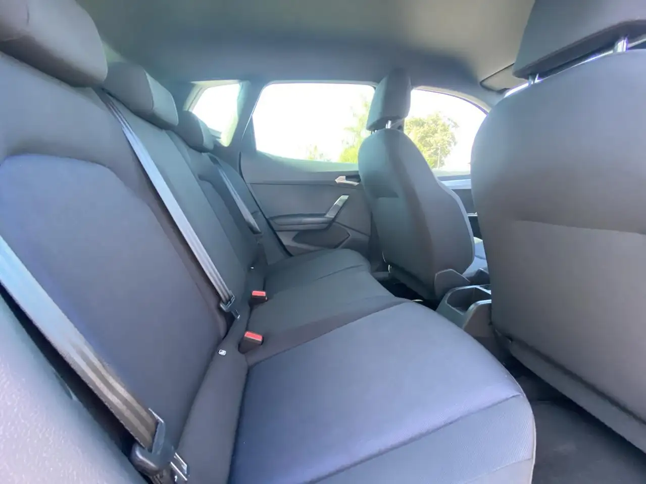 SEAT Arona 1.0 TSI FR 17"+FULL-LINK+VIRTUAL-COCKPIT+N — Galerie du véhicule 14