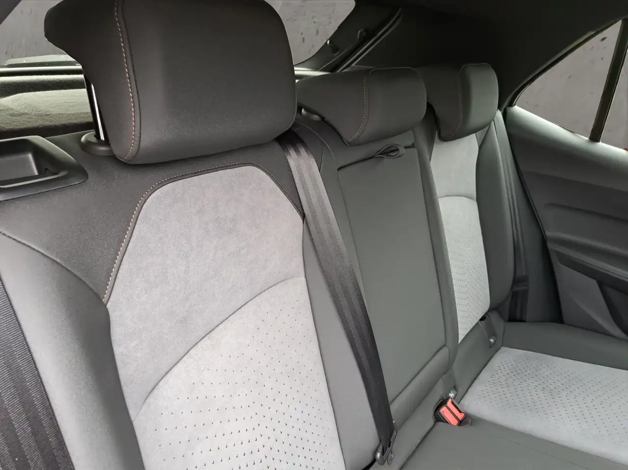 CUPRA Born -e 231 PS Automatik inkl verl Herst.-Garanti — Vehicle gallery 18