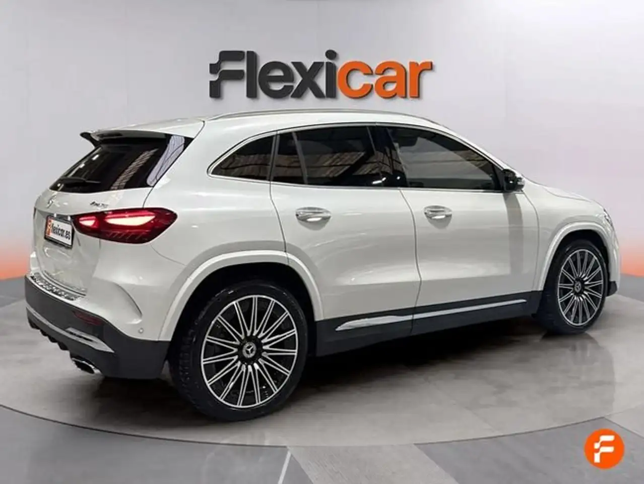 Mercedes-Benz GLA 220 220d 4Matic 8G-DCT — Vehicle gallery 8
