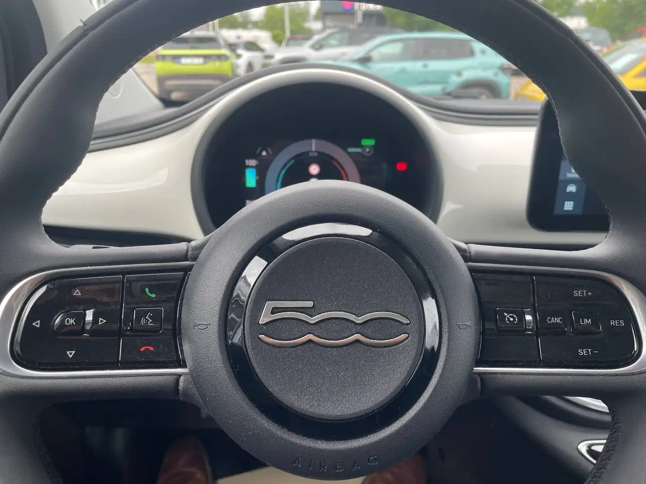 Fiat 500e 500e 42kWh — معرض صور السيارة 12