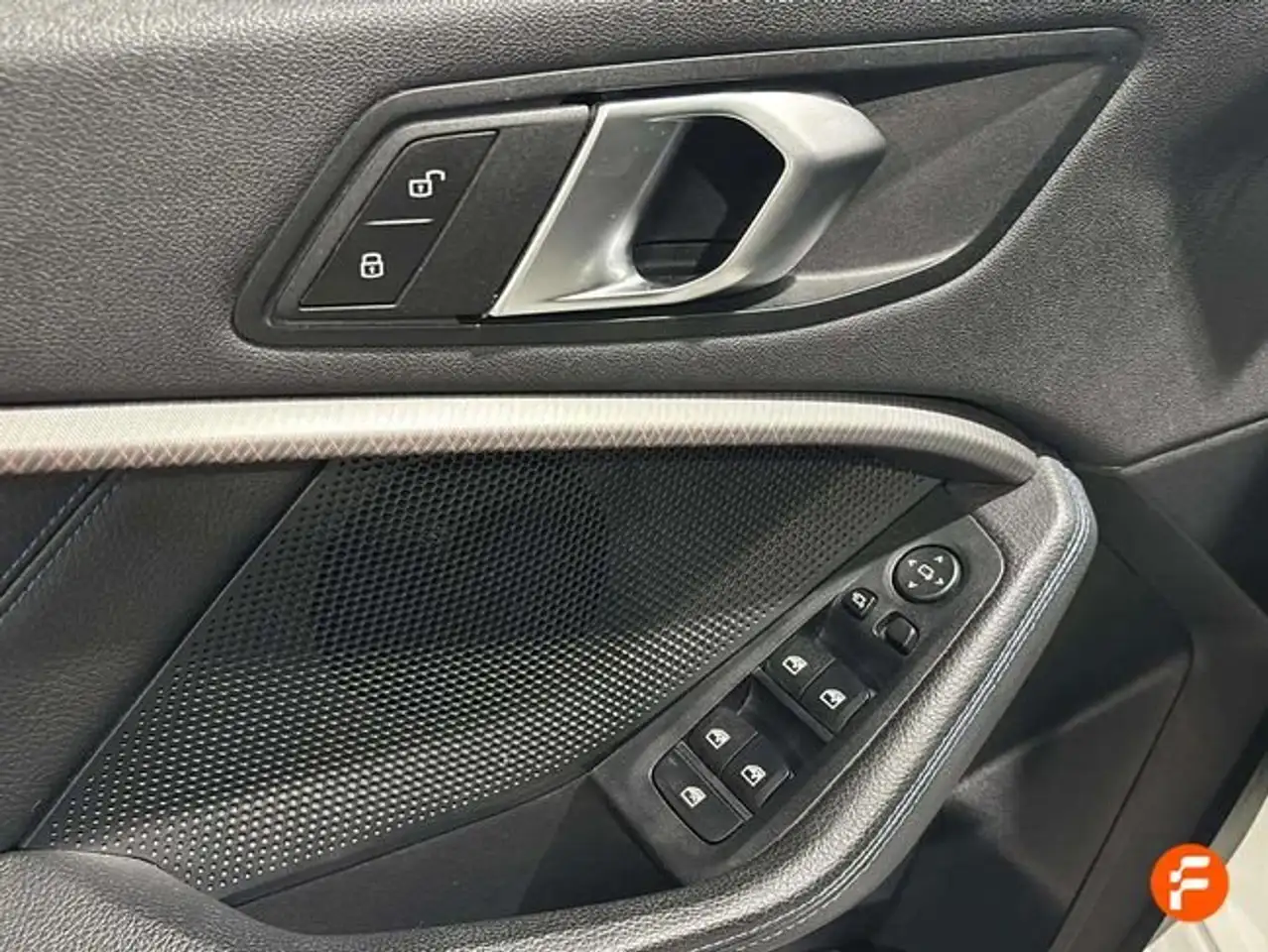 BMW 118 118dA — معرض صور السيارة 21