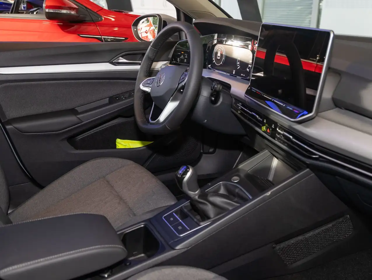 Volkswagen Golf VIII 1.5 TSI "Life" LED Digital Cockpit Pan — Galerie du véhicule 17