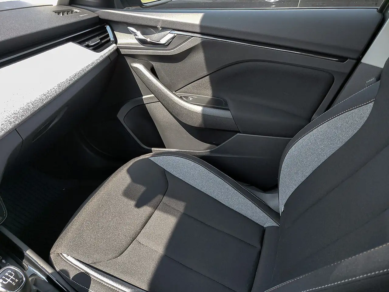 Skoda Scala 1.0 TSI Drive KAM MATRIX SHZ PDC KLIMA — Vehicle gallery 11