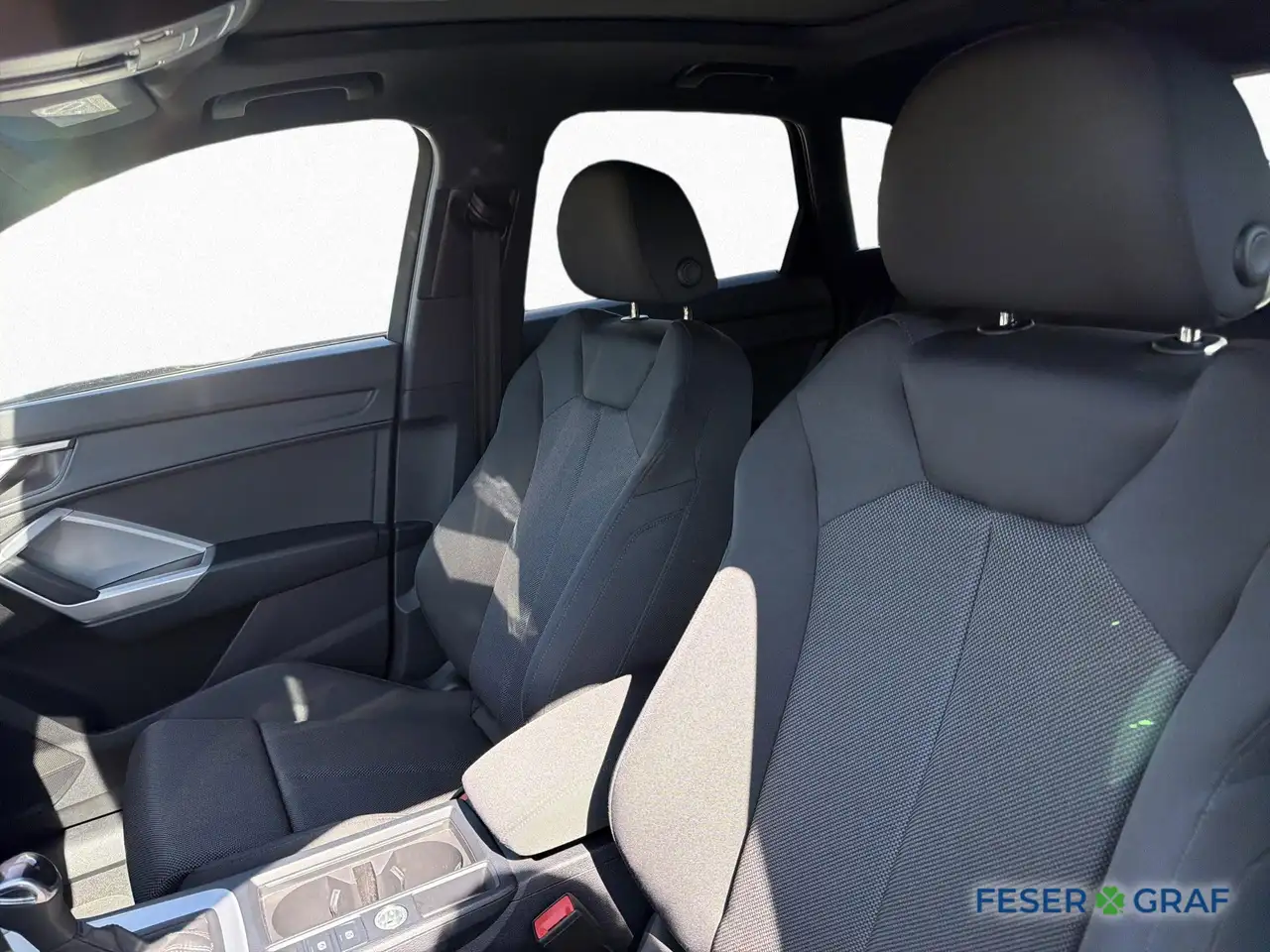 Audi Q3 advanced 35 TFSI S tr. MATRIX PANO 360° — Galería del vehículo 11