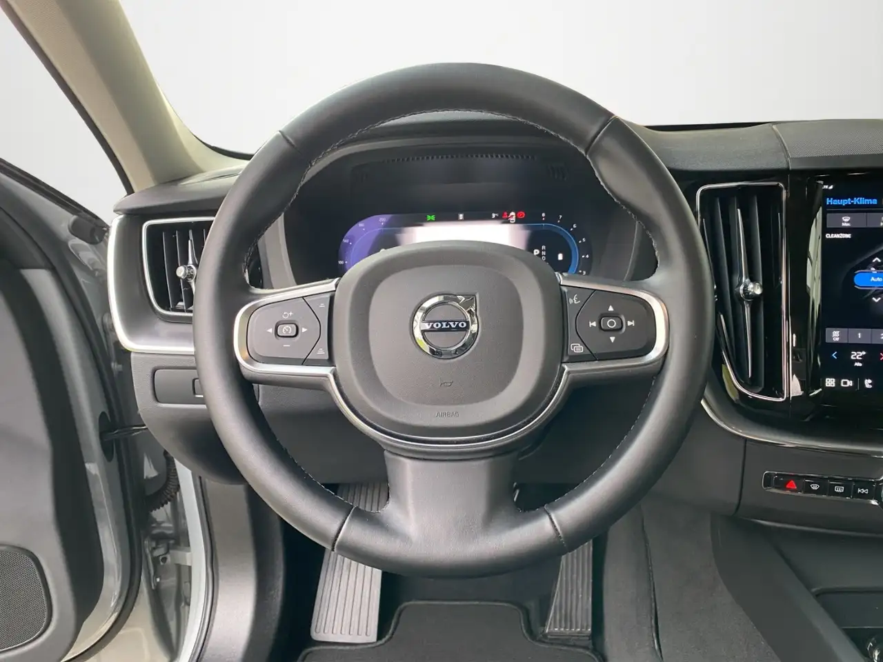 Volvo XC60 Core LED+Navi+SHZ+Winterp.+2xKlima+4xSHZ — معرض صور السيارة 10