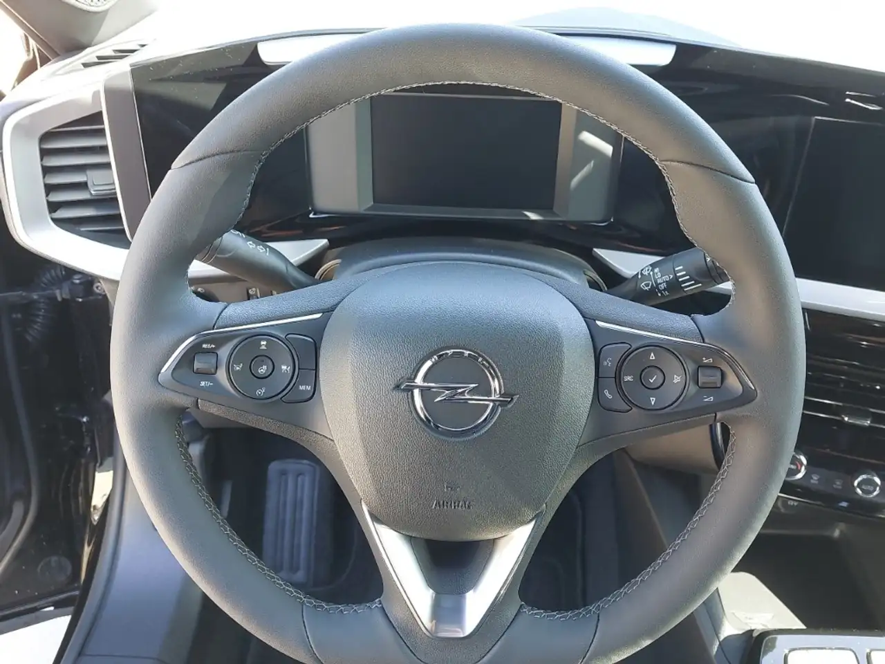 Opel Mokka GS Line ALU RÜCKFAHRKAMERA PDC LENKRADHEIZUNG SITZ — Galerie du véhicule 9