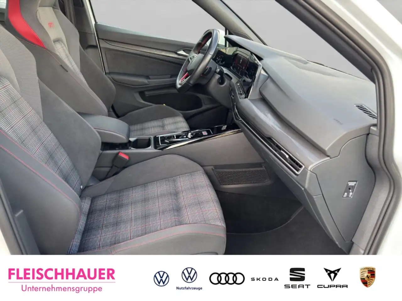 Volkswagen Golf GTI VIII 2.0 TSI DSG Sitz/Lenkradheizung — Vehicle gallery 21
