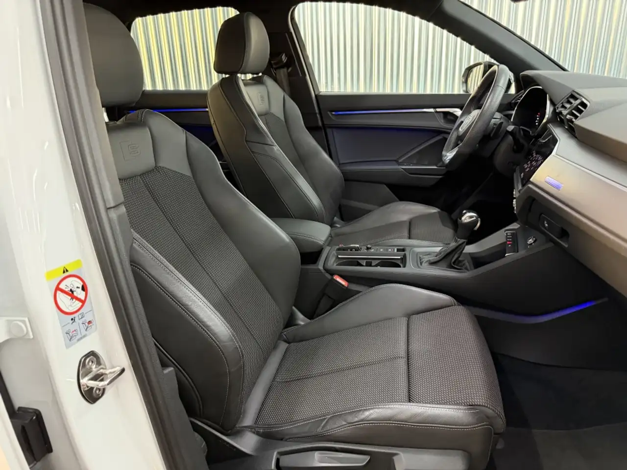 Audi Q3 35 TDI Black line quattro S tronic 110kW — معرض صور السيارة 22