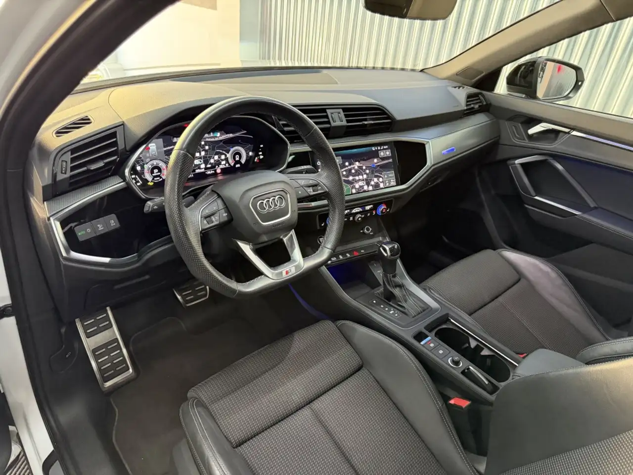 Audi Q3 35 TDI Black line quattro S tronic 110kW — معرض صور السيارة 10