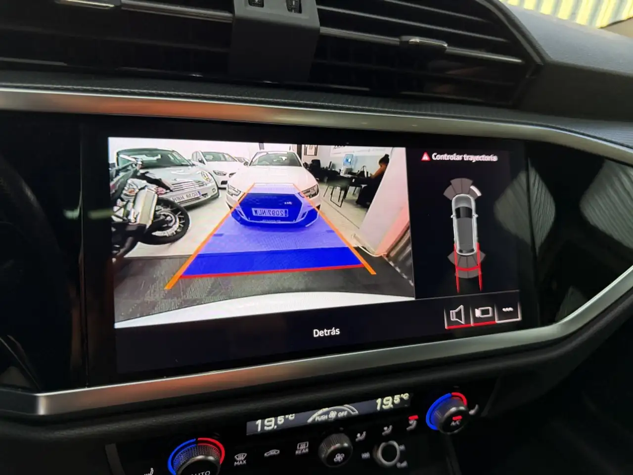 Audi Q3 35 TDI Black line quattro S tronic 110kW — معرض صور السيارة 17
