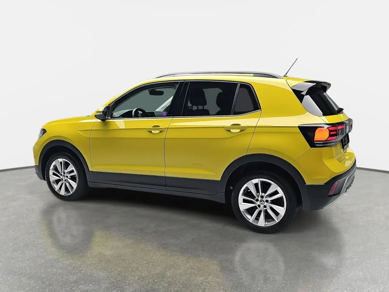Volkswagen T-Cross T-CROSS 1.0 TSI LIFE LED DAB KAMERA — Vehicle gallery 6