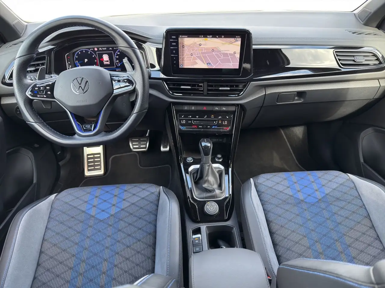 Volkswagen T-Roc R 2.0 TSI DSG 4Motion*NAVI*KAM*PDC*LED*SHZ — Galería del vehículo 5