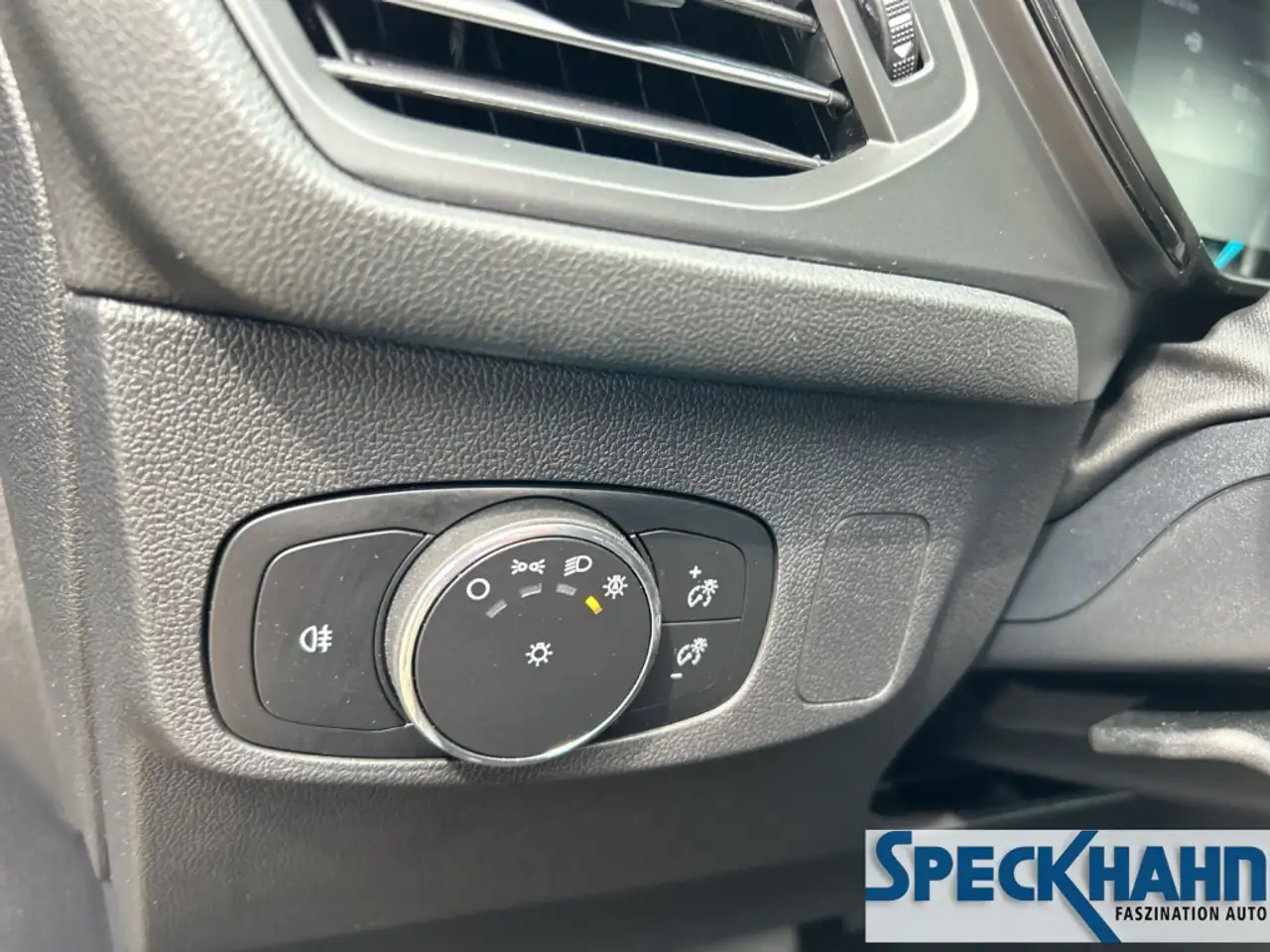 Ford Focus Turnier ST-Line 1.0 EcoBoost Mild-Hybrid EU6d — معرض صور السيارة 19