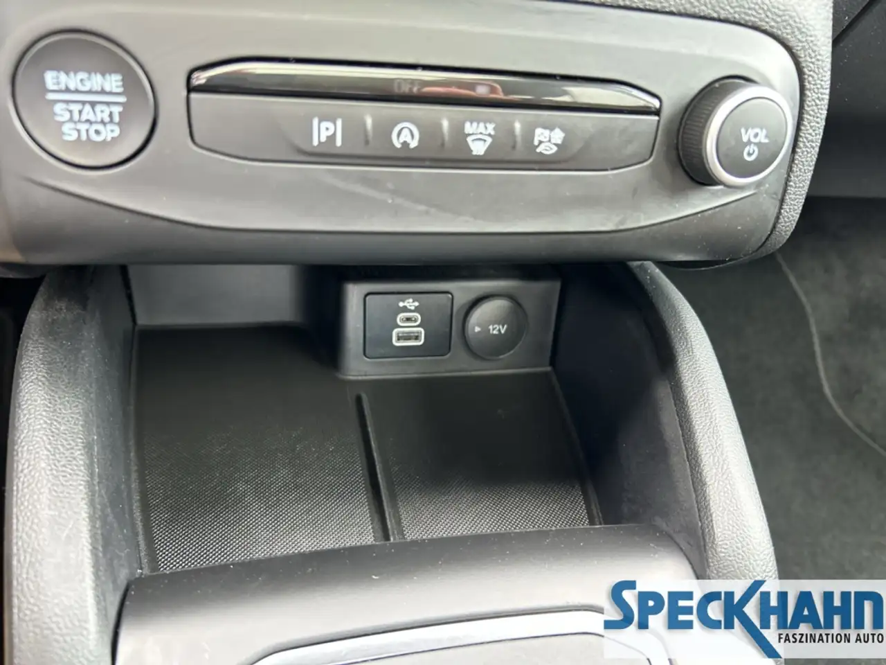 Ford Focus Turnier ST-Line 1.0 EcoBoost Mild-Hybrid EU6d — معرض صور السيارة 24