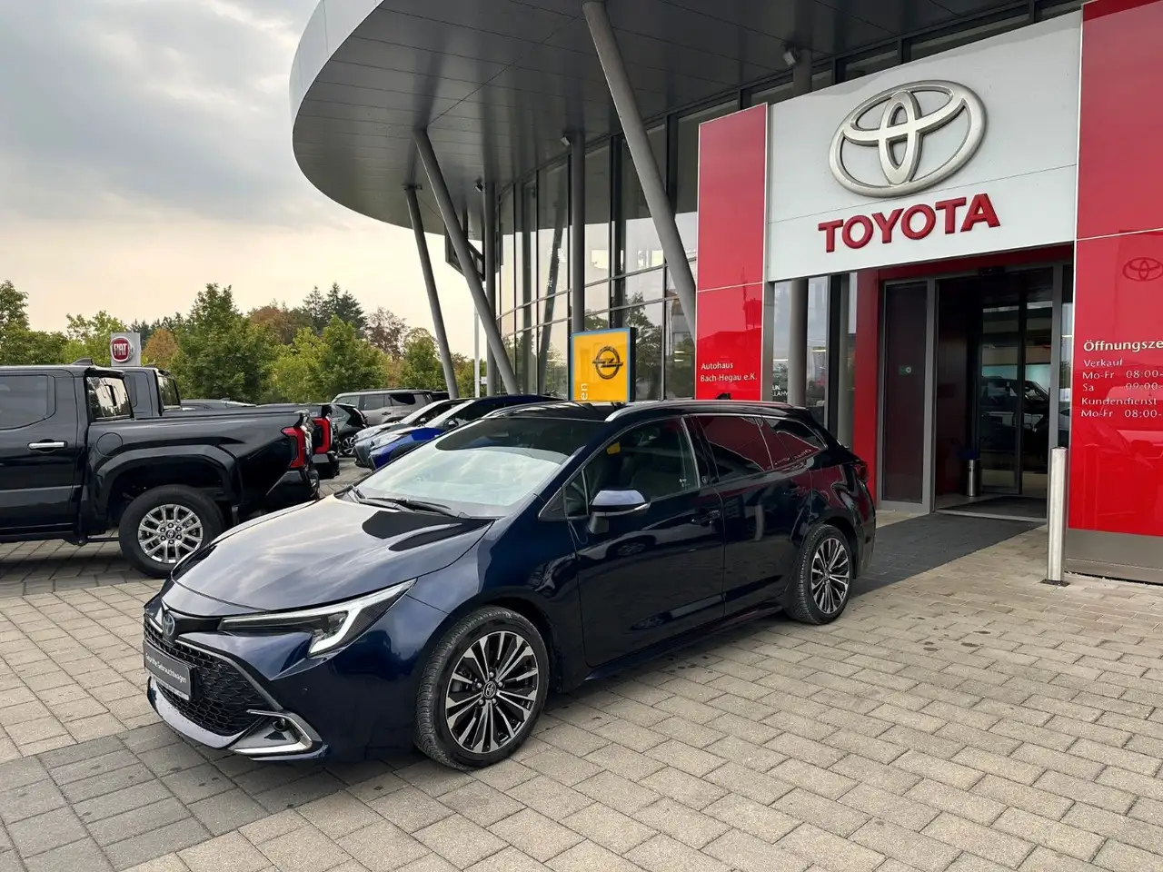 Toyota Corolla 1.8 TS Hybrid Team Deutschland + TECHNIK — Galerie du véhicule 2