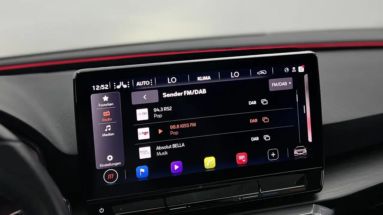CUPRA Leon Sportstourer 2.0 TSI VZ PANO+MEMO+KEYLESS+ — Vehicle gallery 21