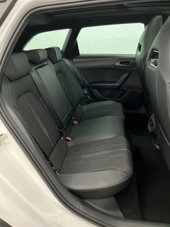CUPRA Leon Sportstourer 2.0 TSI VZ PANO+MEMO+KEYLESS+ — Vehicle gallery 9