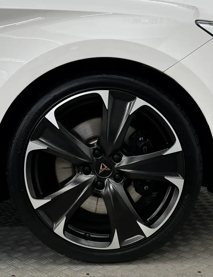 CUPRA Leon Sportstourer 2.0 TSI VZ PANO+MEMO+KEYLESS+ — Vehicle gallery 11