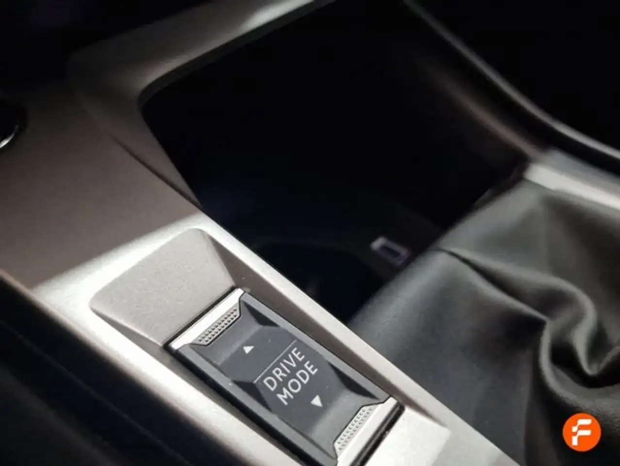 Peugeot 308 1.2 PureTech S&S Allure 130 — معرض صور السيارة 28