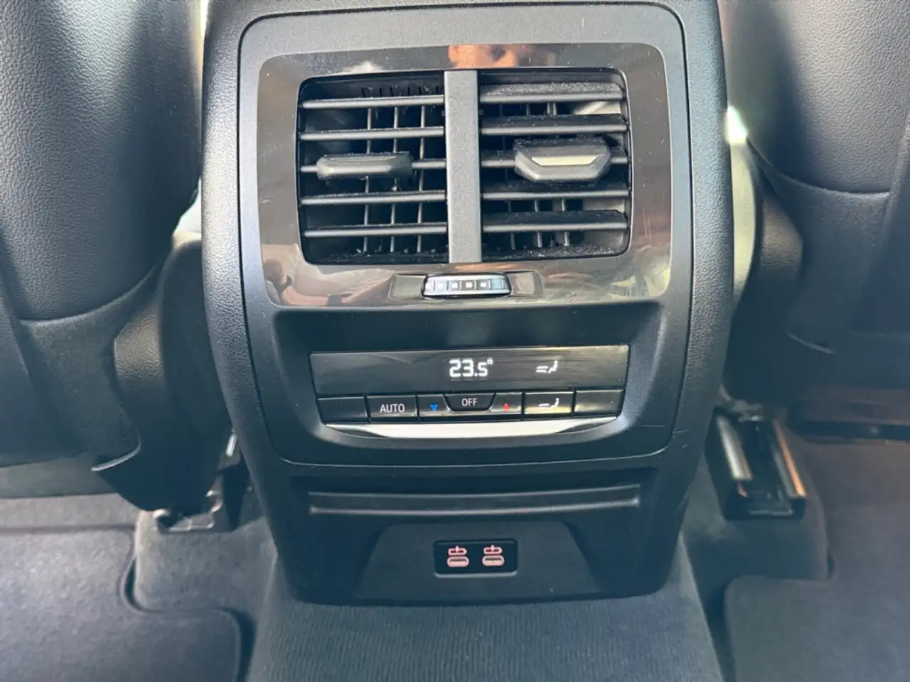 BMW X3 xDrive20i Aut. *PDC*SHZ*RCam*LED*Klima* — معرض صور السيارة 23