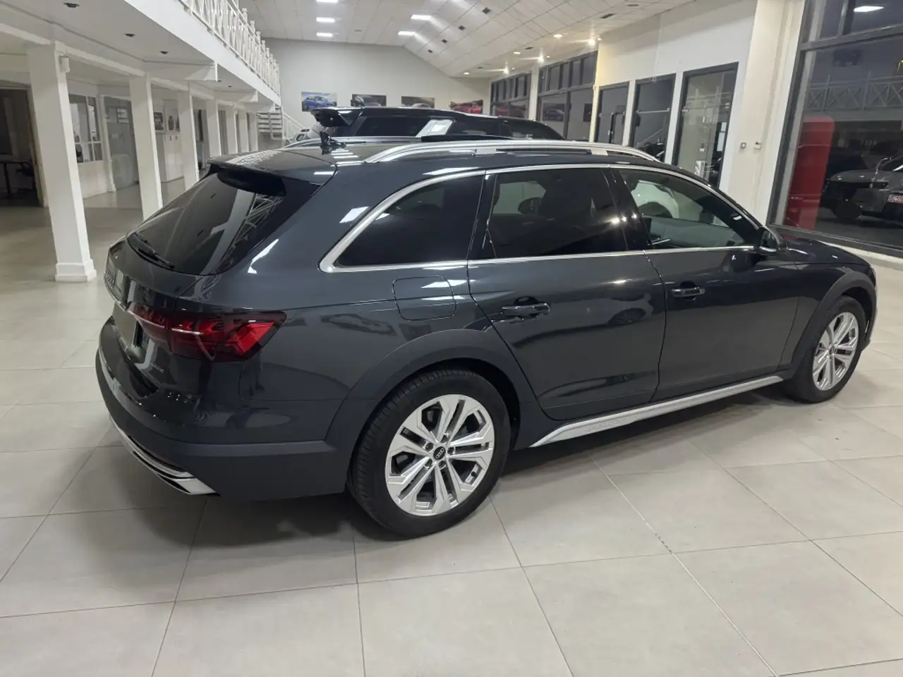 Audi A4 allroad 40 TDI quattro S-Tronic 150kW — Vehicle gallery 24