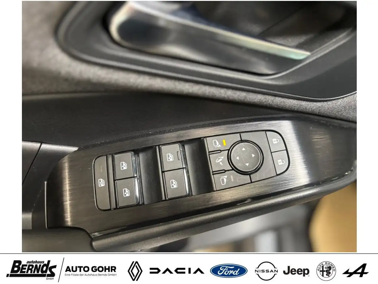 Nissan Qashqai 1.3 Acenta Klima PDC Navi 360 WinterP. LED LMF uvm — Galería del vehículo 23