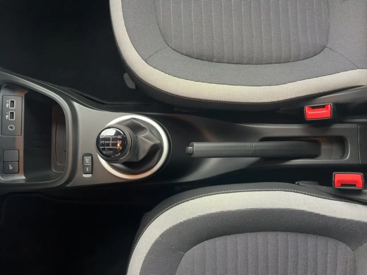 Renault Twingo EQUILIBRE SCe 65 Start & Stop Apple CarPlay — Galería del vehículo 15
