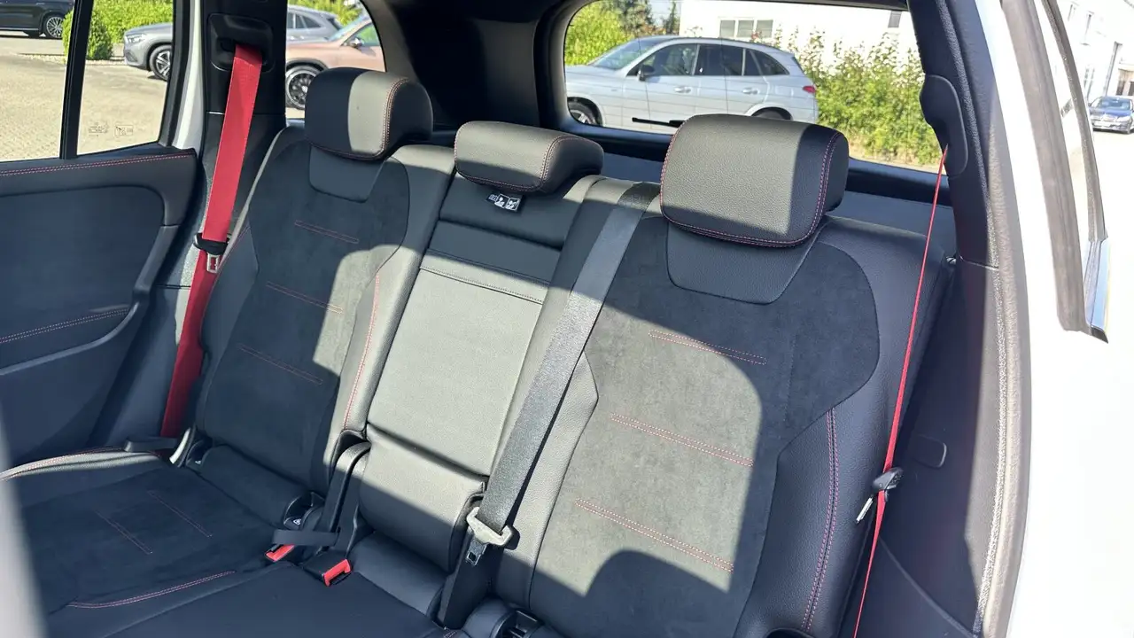 Mercedes-Benz GLB 35 AMG Mercedes-AMG GLB 35 4M Night+Pano+Multibeam+Distronic — Vehicle gallery 20