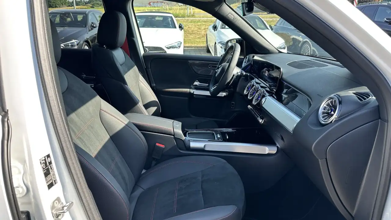 Mercedes-Benz GLB 35 AMG Mercedes-AMG GLB 35 4M Night+Pano+Multibeam+Distronic — Vehicle gallery 30