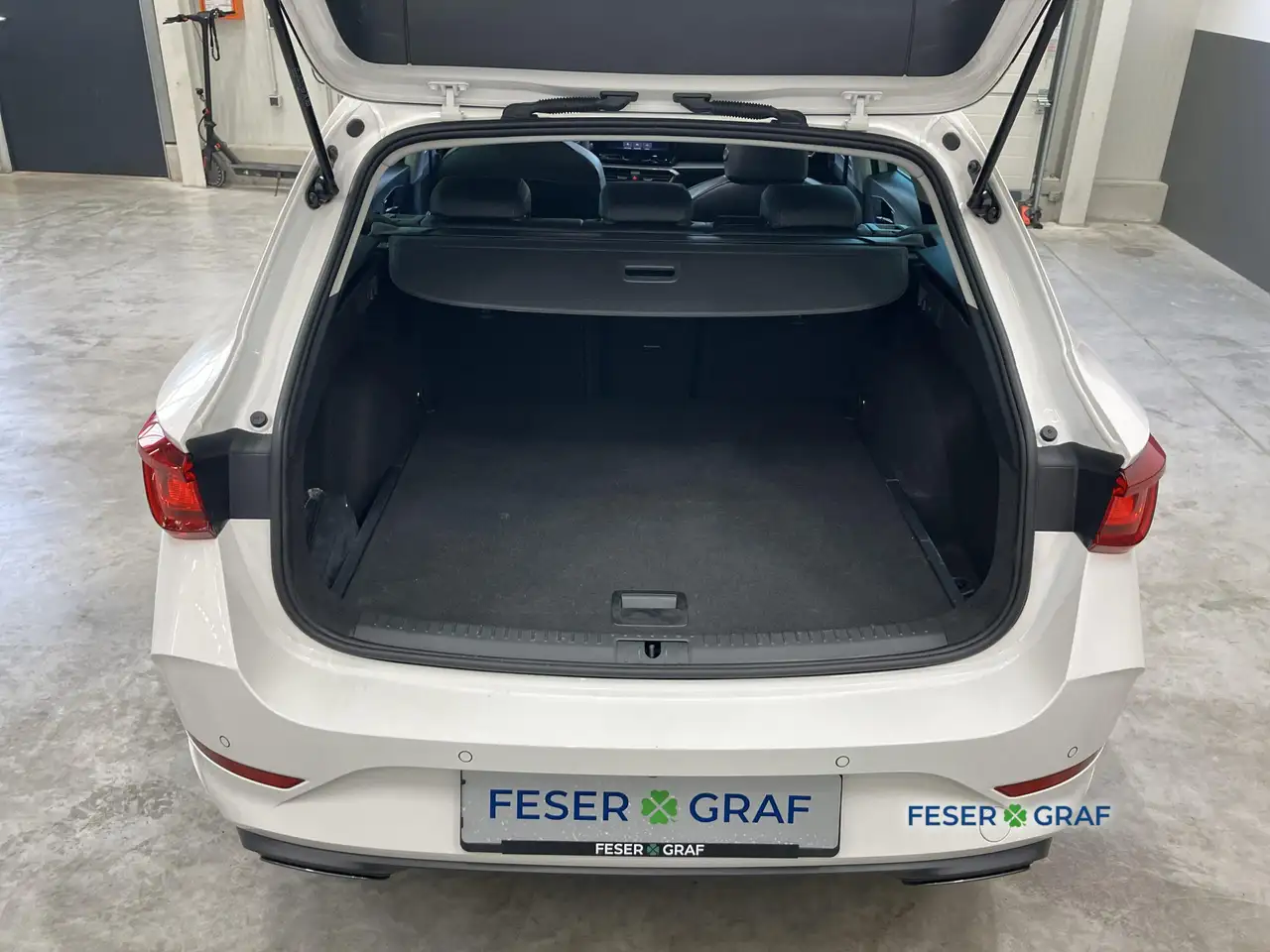 CUPRA Leon SP 1.5 eTSI DSG PDC*FULL-LINK*LED*LM*RFK — Vehicle gallery 10