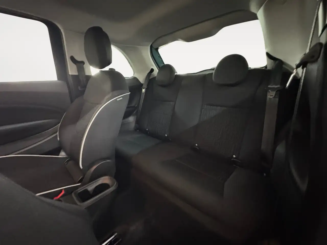 Fiat 500e 500 e Base Allwetterreifen+Klimaautomatik — Vehicle gallery 15