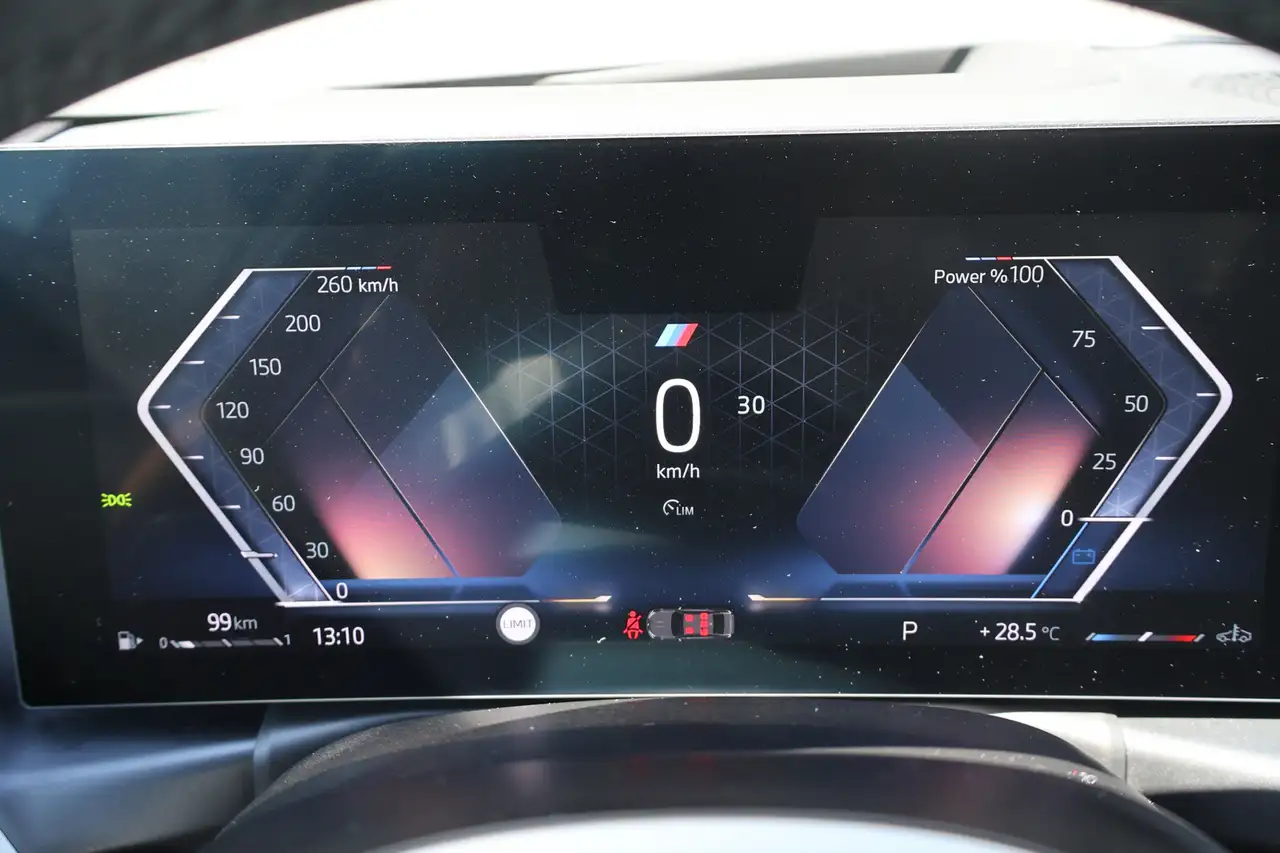 BMW 318 i M SPORT/SHADOW/ WIDES./SCHIEBE./HUD/LED/ACC/AHK — معرض صور السيارة 16