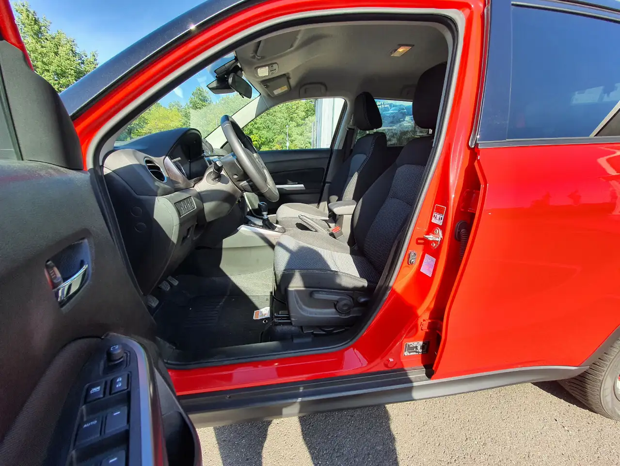 Suzuki Vitara 1.4 Mild-Hybrid Comfort 4x2*Rückfahrk.*Klimaaut.* — Galerie du véhicule 17
