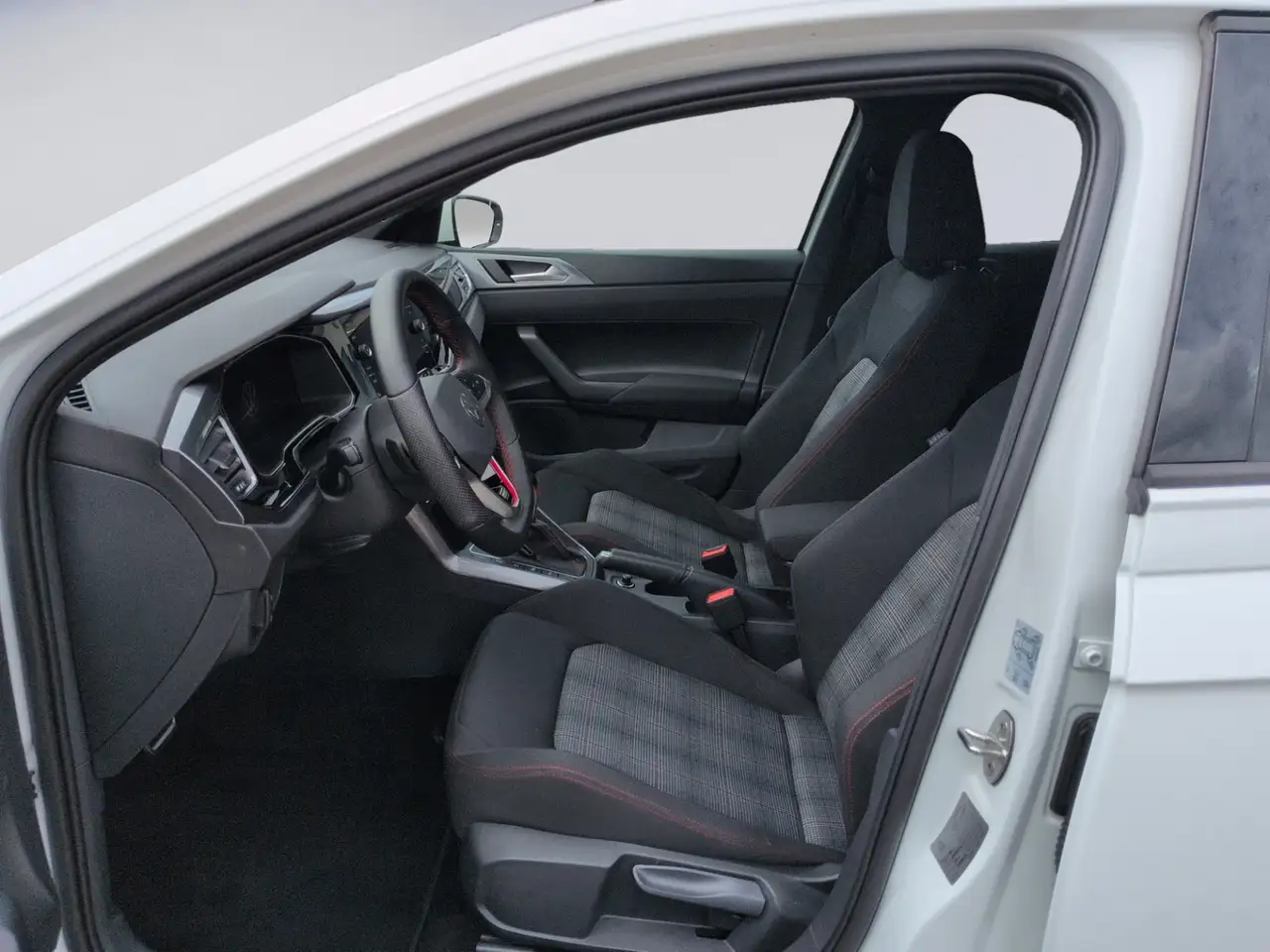 Volkswagen Polo GTI 2.0 TSI DSG CLIMATRONIC+SHZ+LED+ — Galerie du véhicule 13