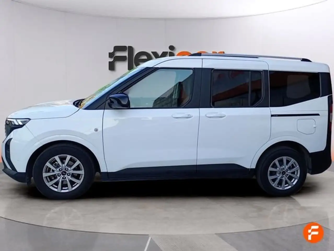 Ford Tourneo Courier 1.0 Ecoboost Titanium — معرض صور السيارة 3