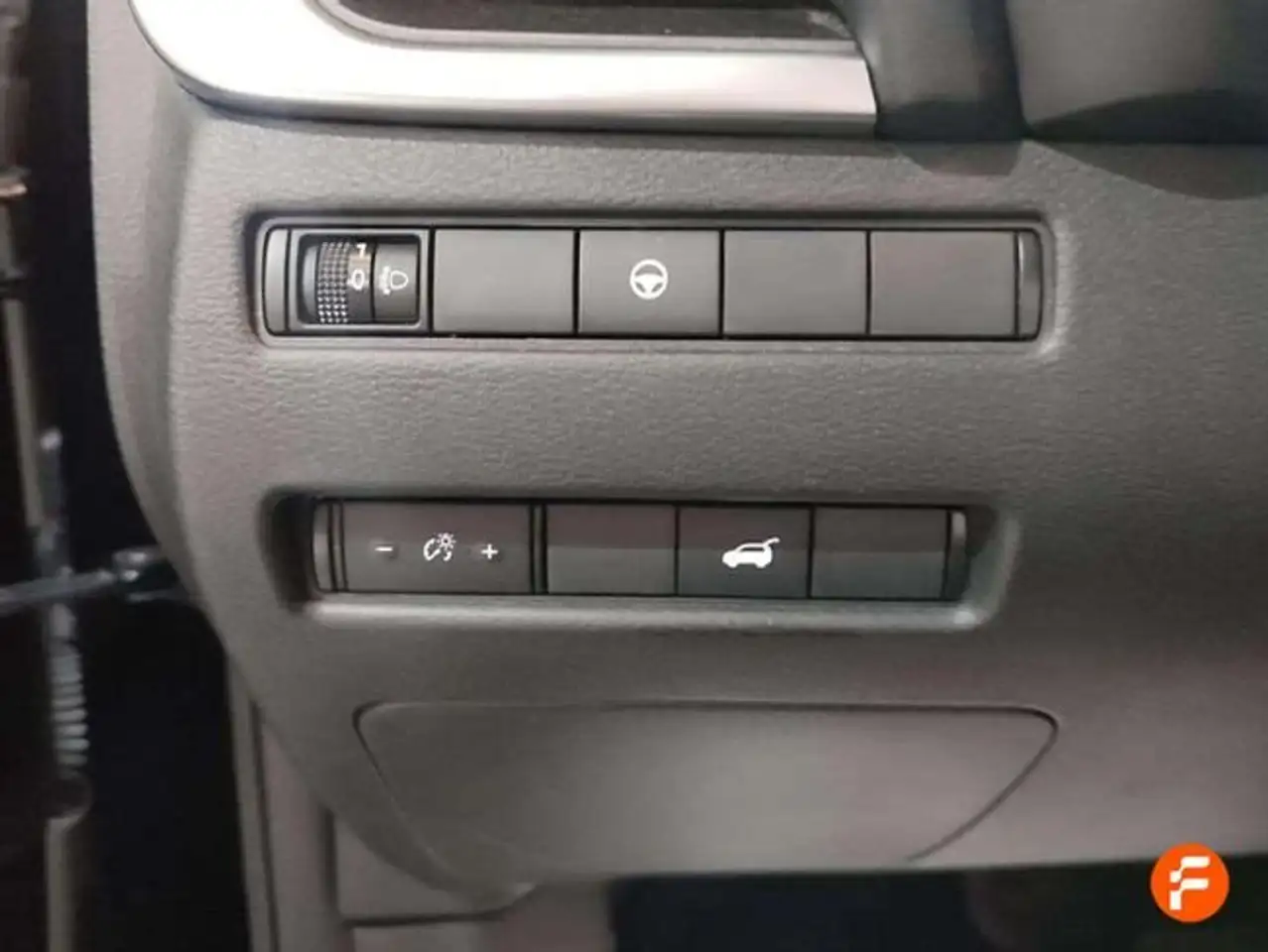 Nissan X-Trail 5pl 1.5 e-POWER 152kW 4x2 A/T N-Connecta — معرض صور السيارة 12