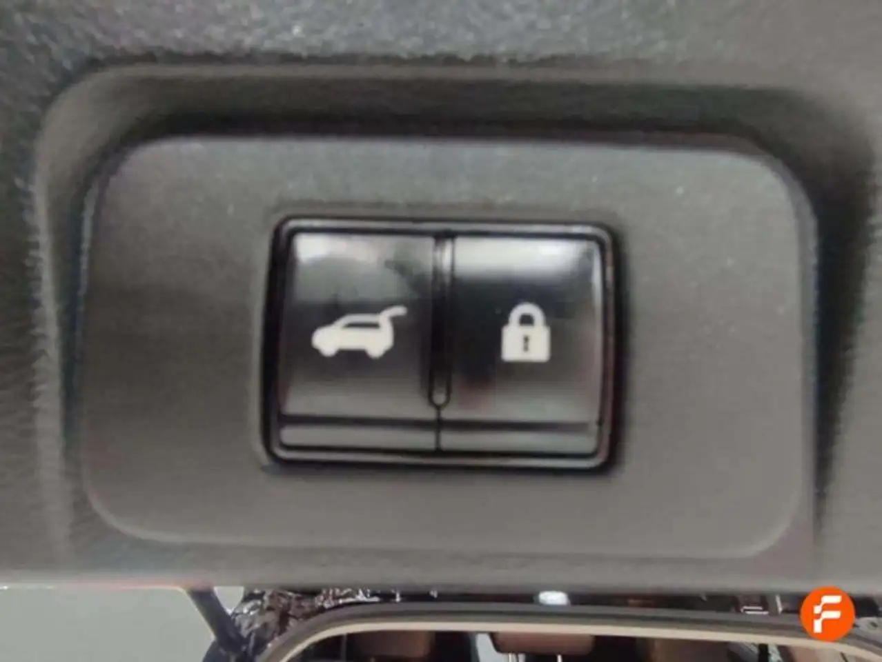 Nissan X-Trail 5pl 1.5 e-POWER 152kW 4x2 A/T N-Connecta — معرض صور السيارة 27