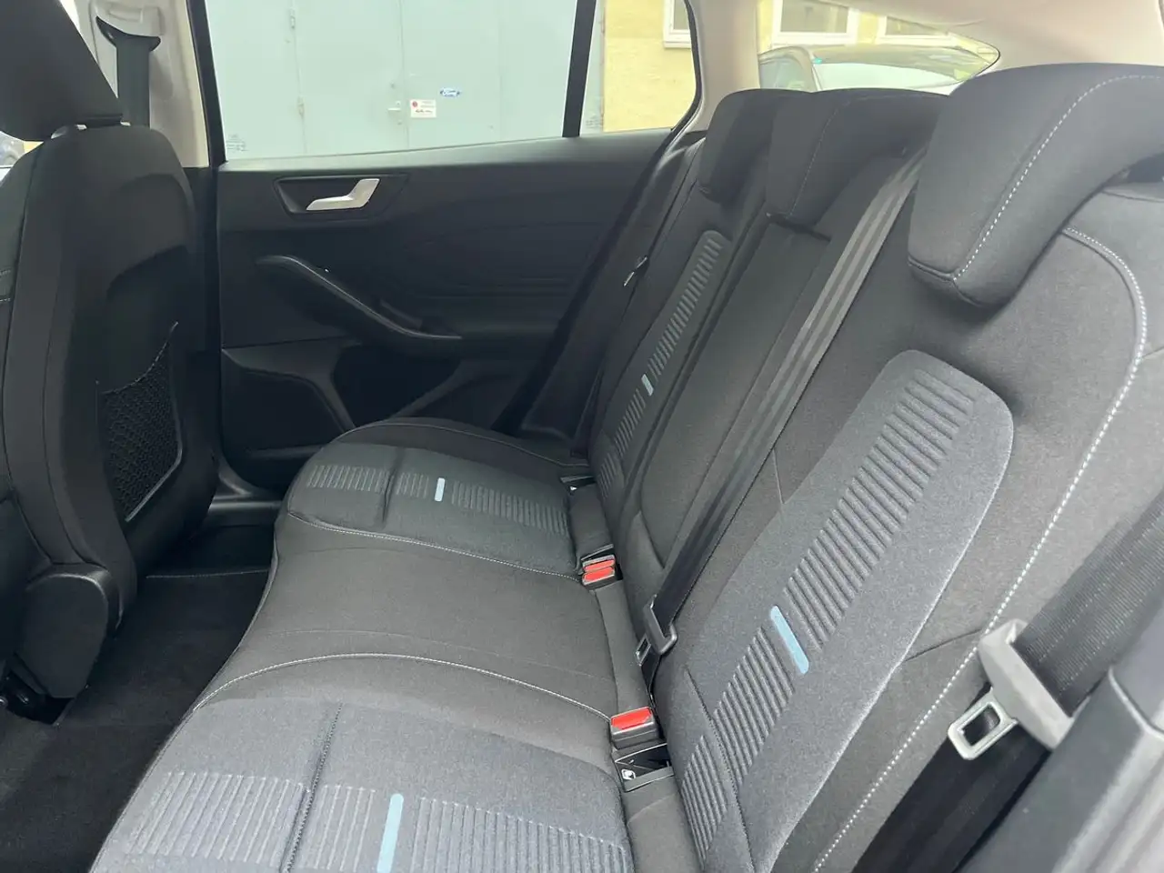 Ford Focus 1,0 EcoBoost Winterpaket — Galerie du véhicule 9