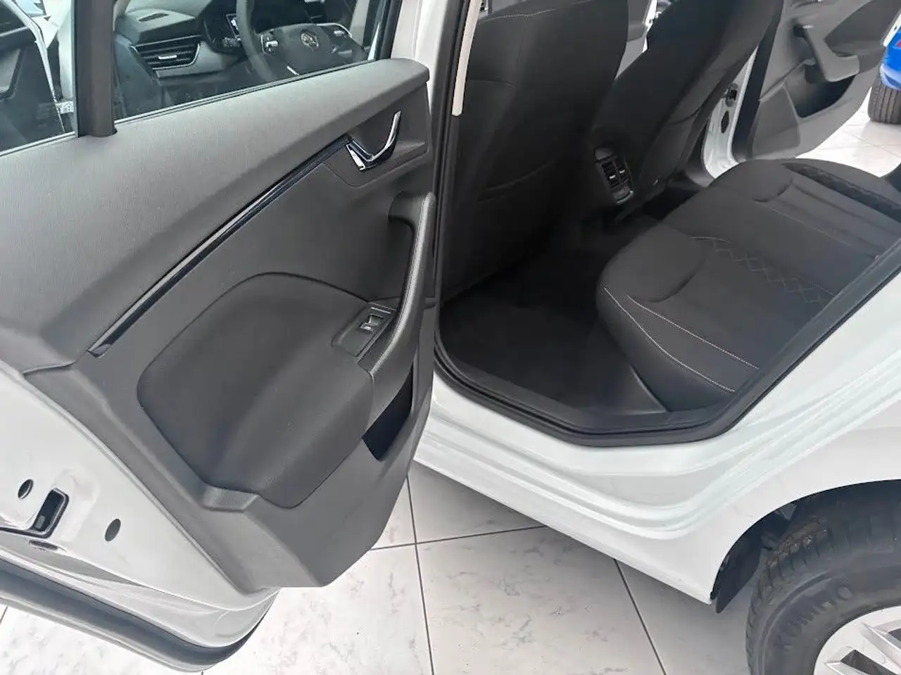 Skoda Kamiq Ambition 1.0TSI — معرض صور السيارة 10