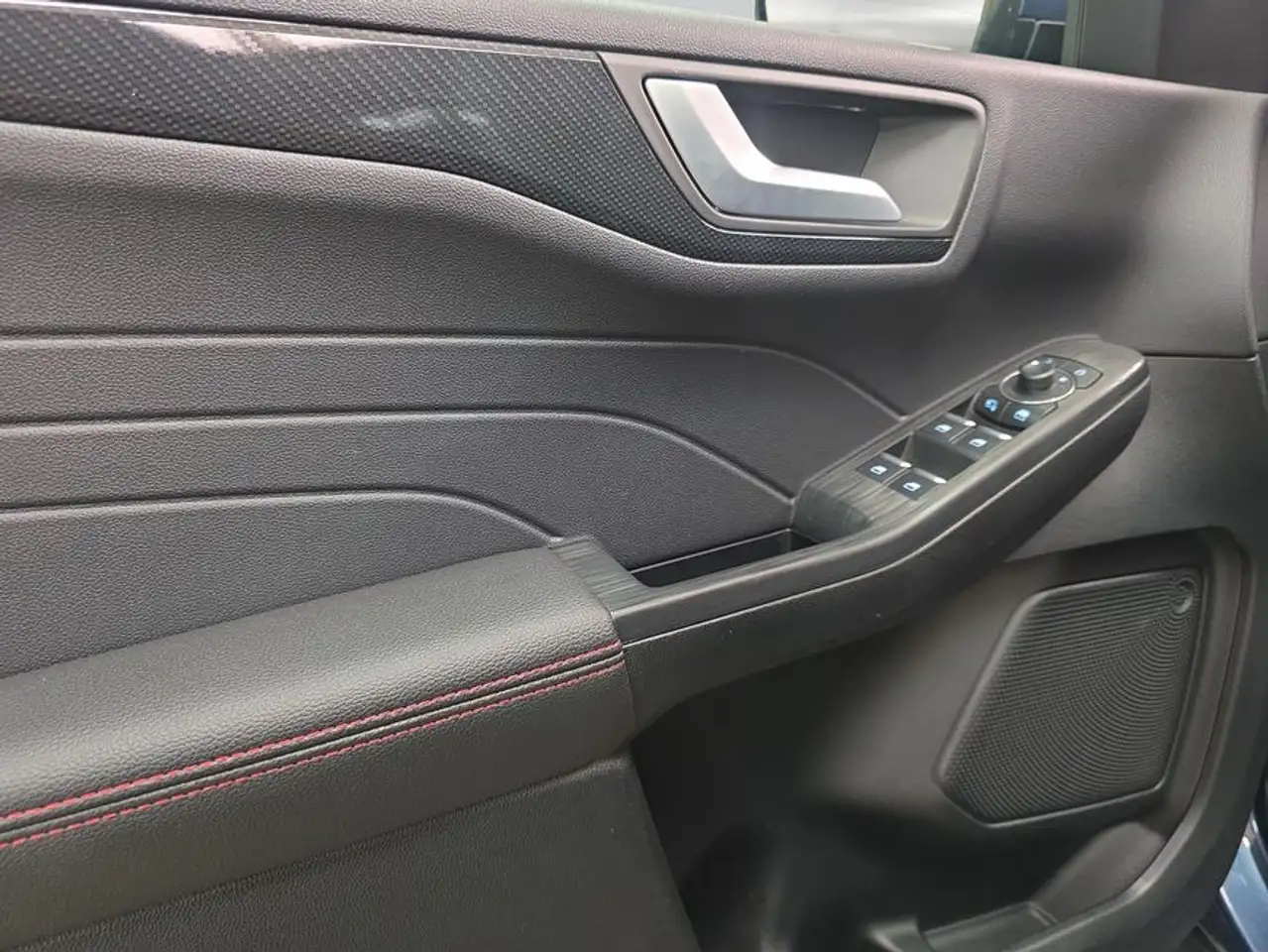 Ford Kuga 1.5 EcoBoost ST-LINE X — Vehicle gallery 20