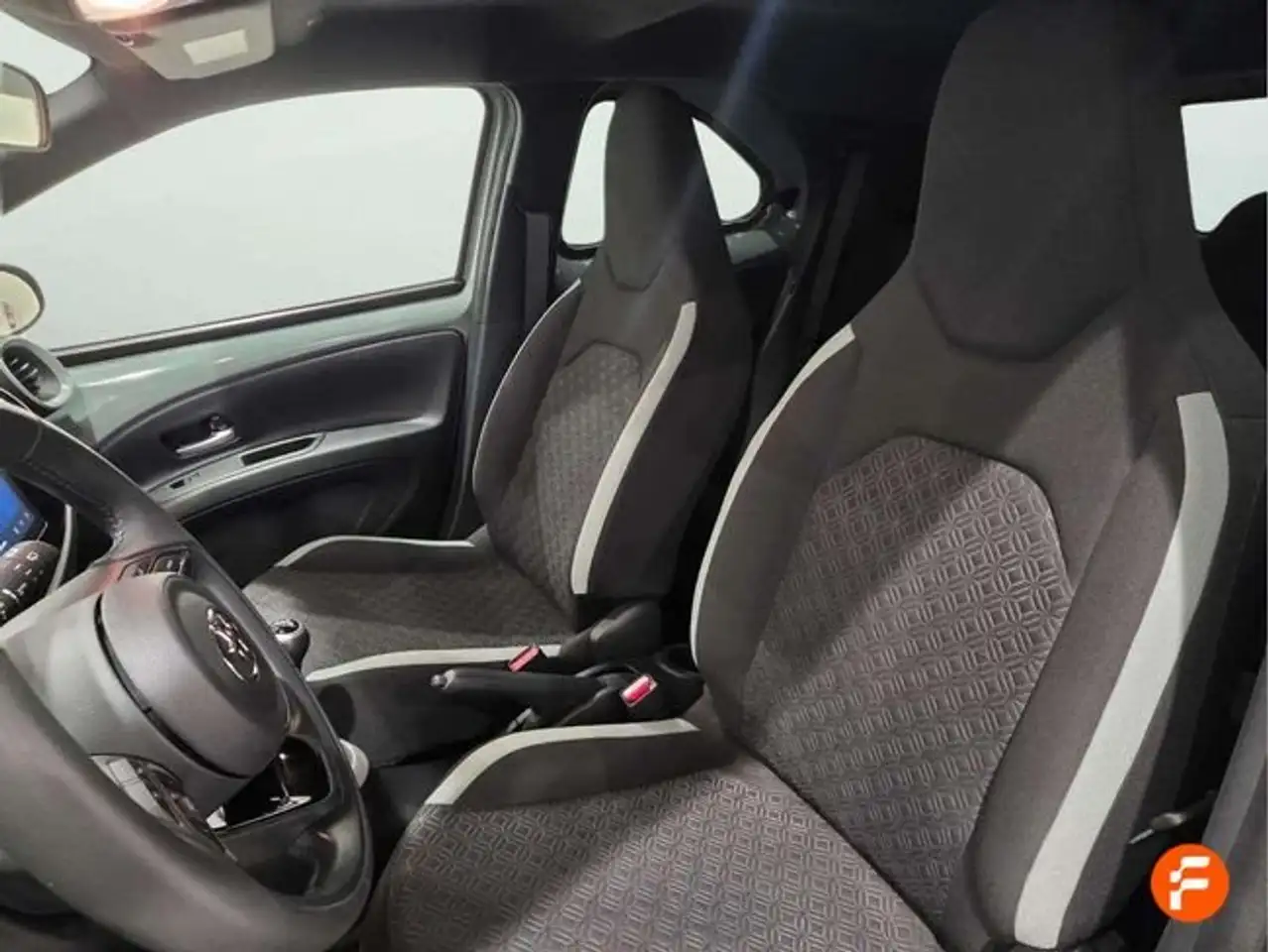 Toyota Aygo 1.0 VVT-I 72CV Play — معرض صور السيارة 11
