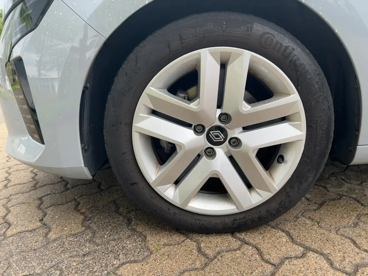 Renault Clio V 1.6 E-TECH Hybrid 145 Evolution — معرض صور السيارة 7