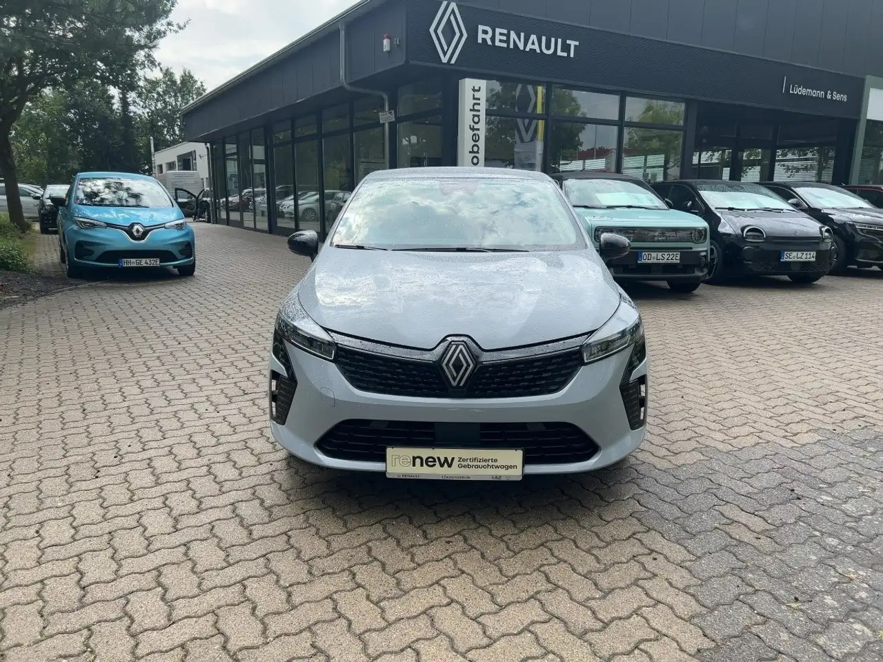 Renault Clio V 1.6 E-TECH Hybrid 145 Evolution — معرض صور السيارة 6
