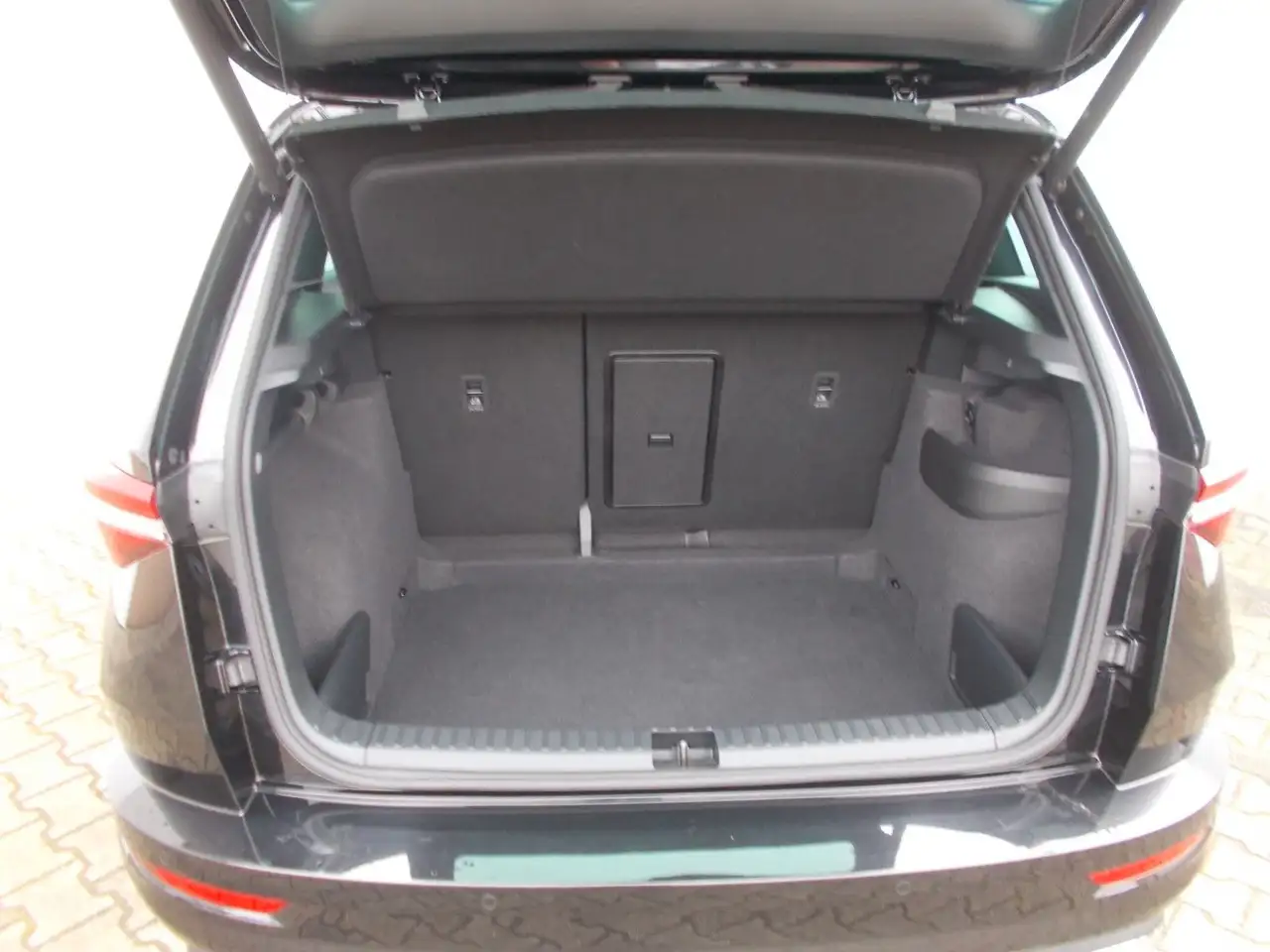 Skoda Karoq 1.5 TSI Sportline * DSG * Navi *LED *360° — Galerie du véhicule 25