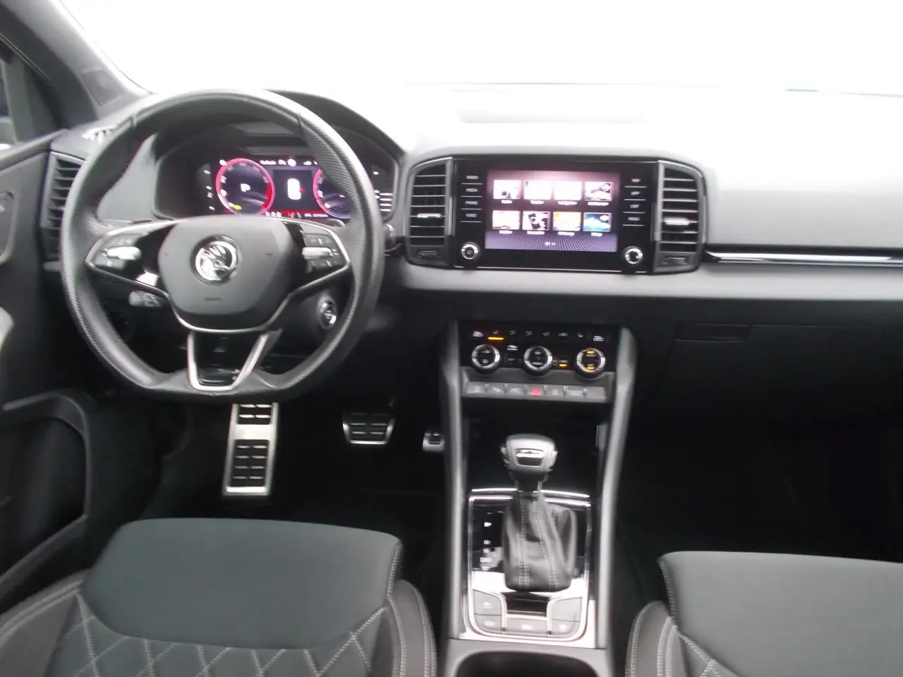 Skoda Karoq 1.5 TSI Sportline * DSG * Navi *LED *360° — Galerie du véhicule 20