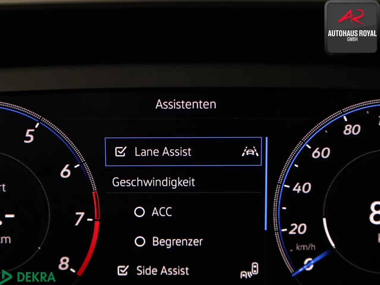 Volkswagen T-Roc R 2.0 TSI 4M KEYLESS,MATRIX,BEATS,KAMERA — معرض صور السيارة 16